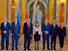 9. maj 2018. Predsednica Narodne skupštine sa članovima kolegijuma Doma naroda i Predstavničkog doma Parlamentarne skupštine Bosne i Hercegovine